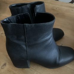 Women’s Boots, size 10