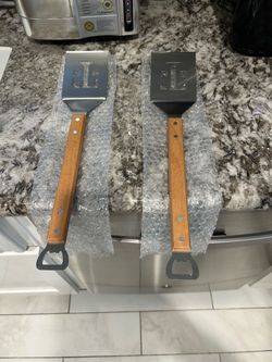 🔥 Set of 2 Stainless Steel BBQ Spatulas – Wooden Handles & Built-In Bottle Openers