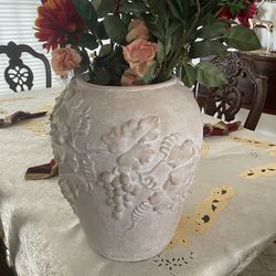 Vases  SET Of TWO / EXCELLENT CONDITION