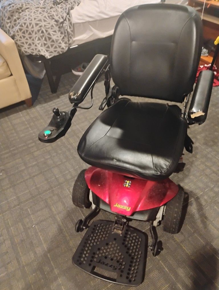 Jazzy Elite Es Powerchair