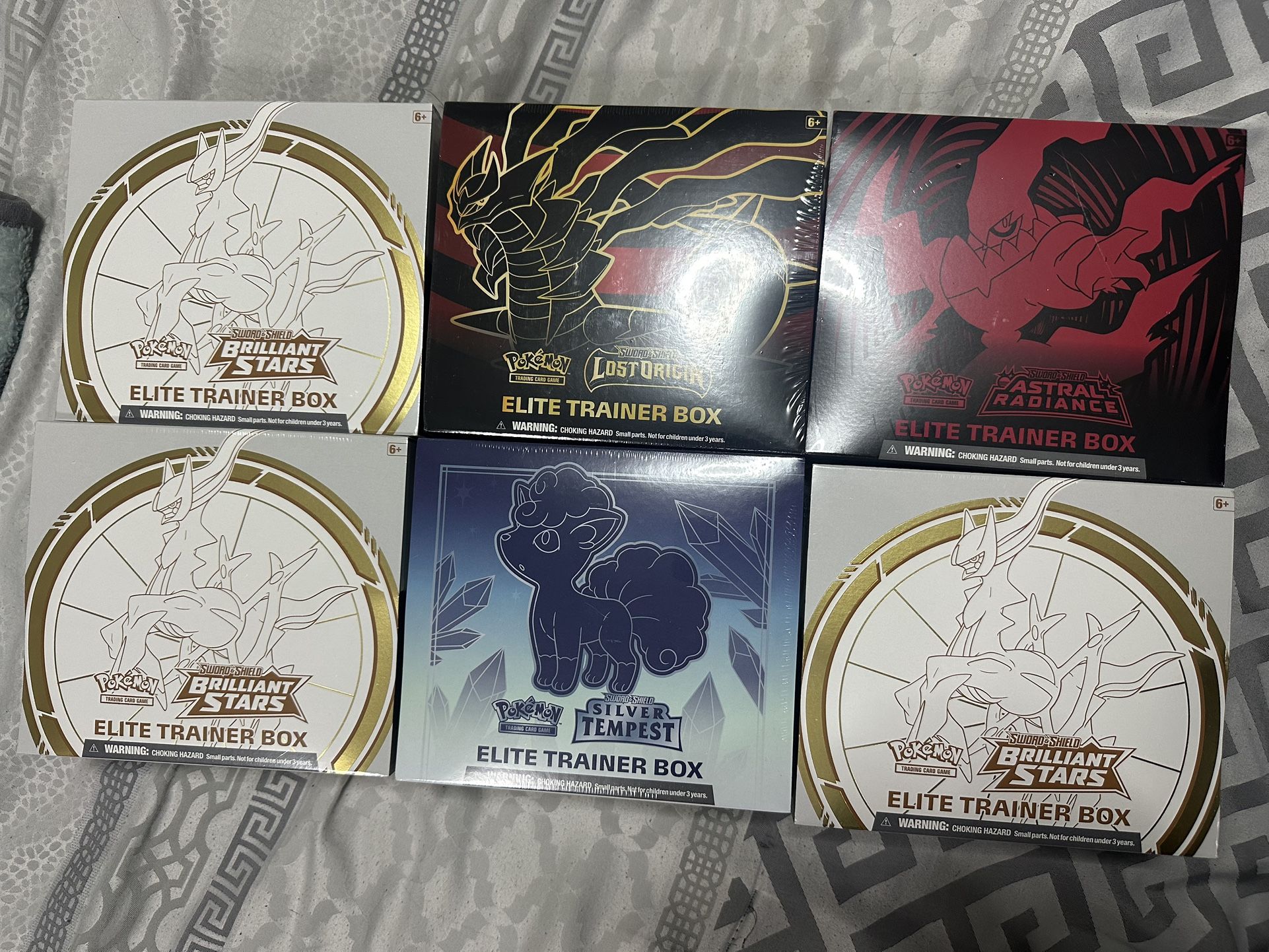 Pokémon Sealed Elite Trainer Box
