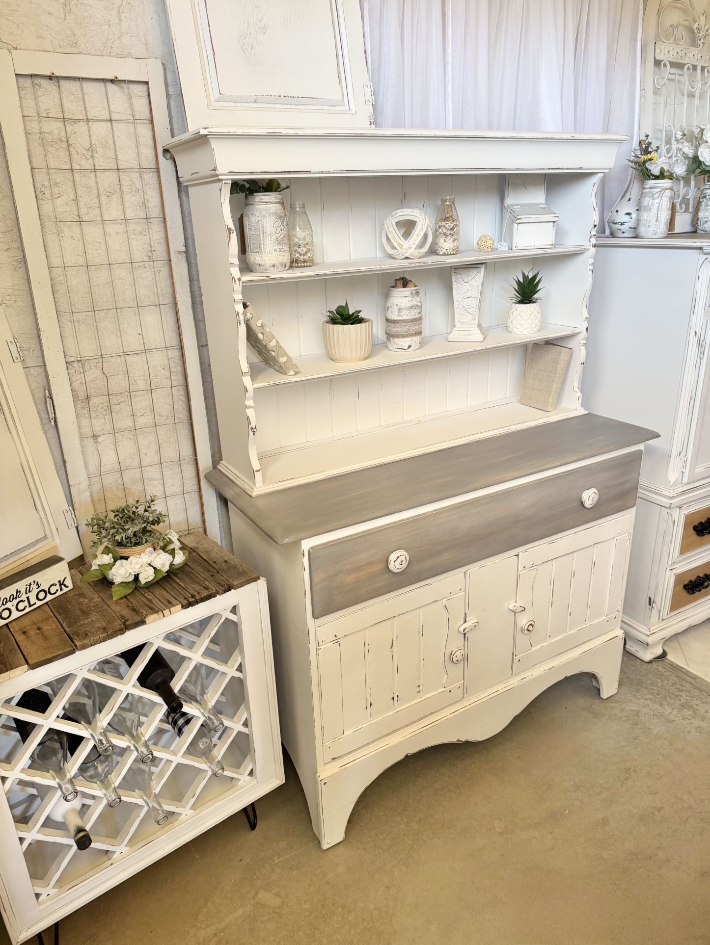 Hutch - Buffet - Display Shelves