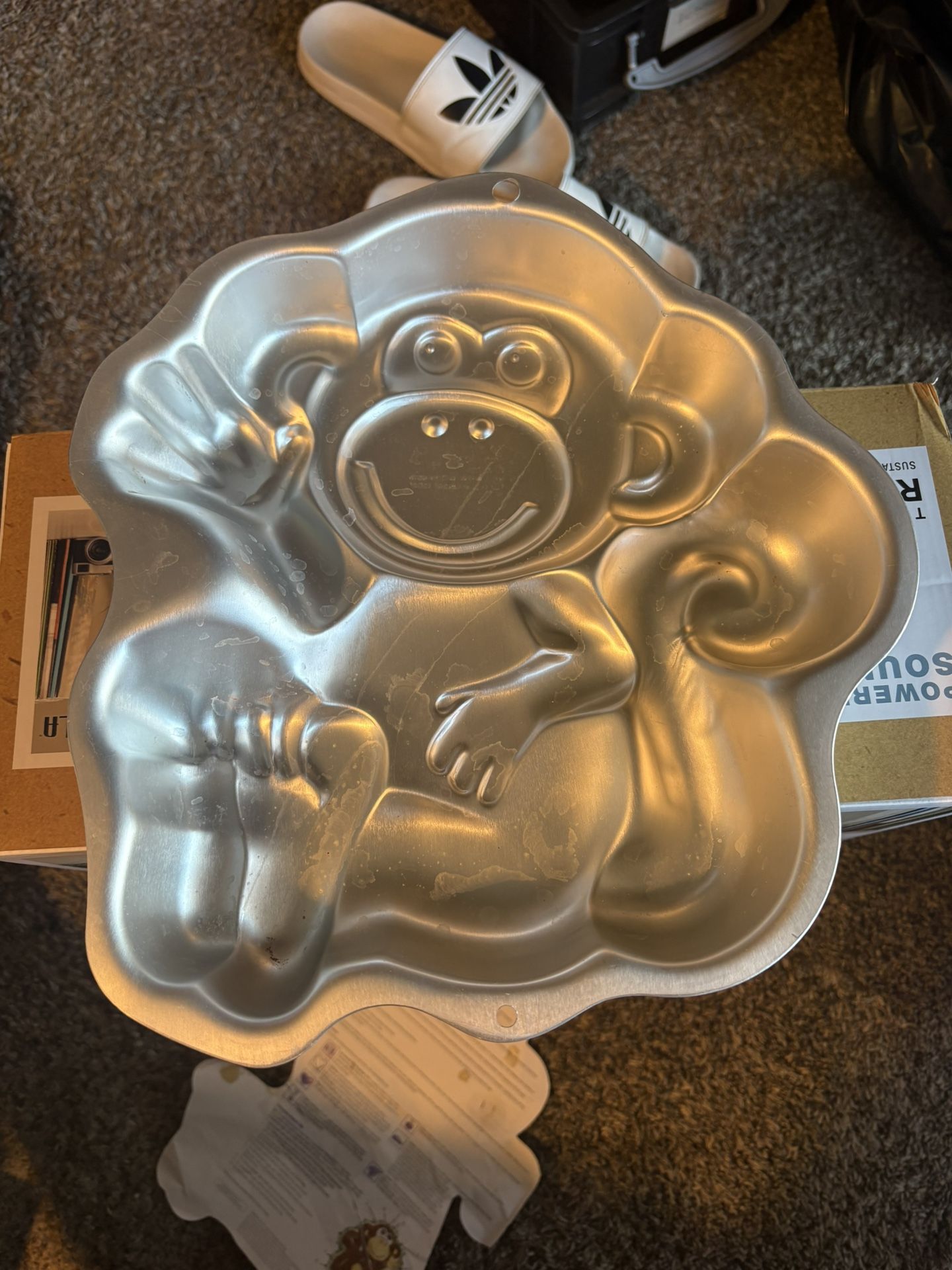 WILTON Boots MONKEY CAKE PAN 2105-1023 Dora the Explorer Jungle Ape Alminum Mold