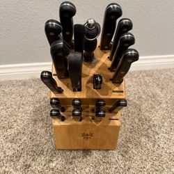 Great Condition Philippe Richard Professional Knife Set With Wood Block - 18 Pcs
