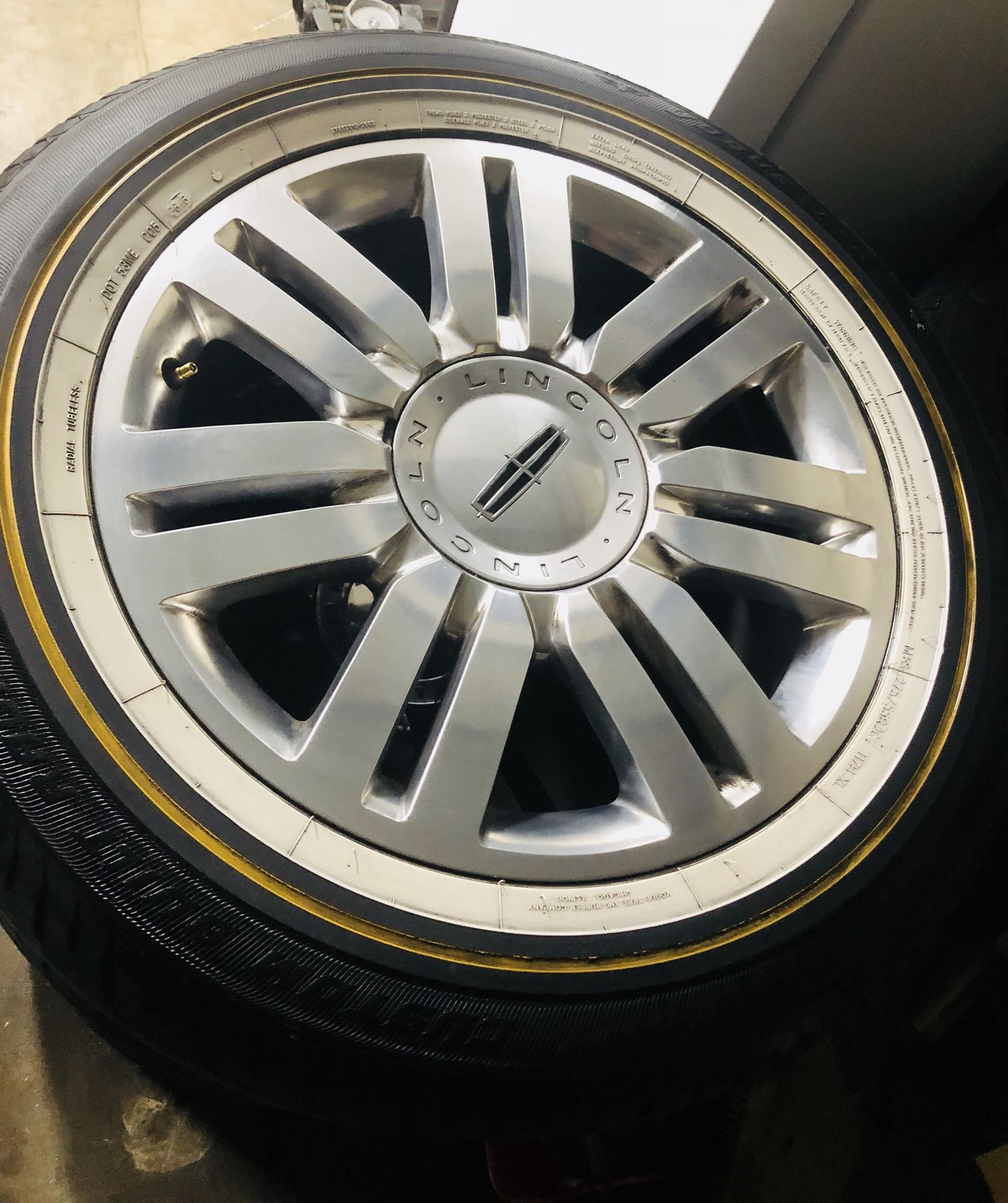 20” Lincoln Navigator Wheels | Vogue Tires