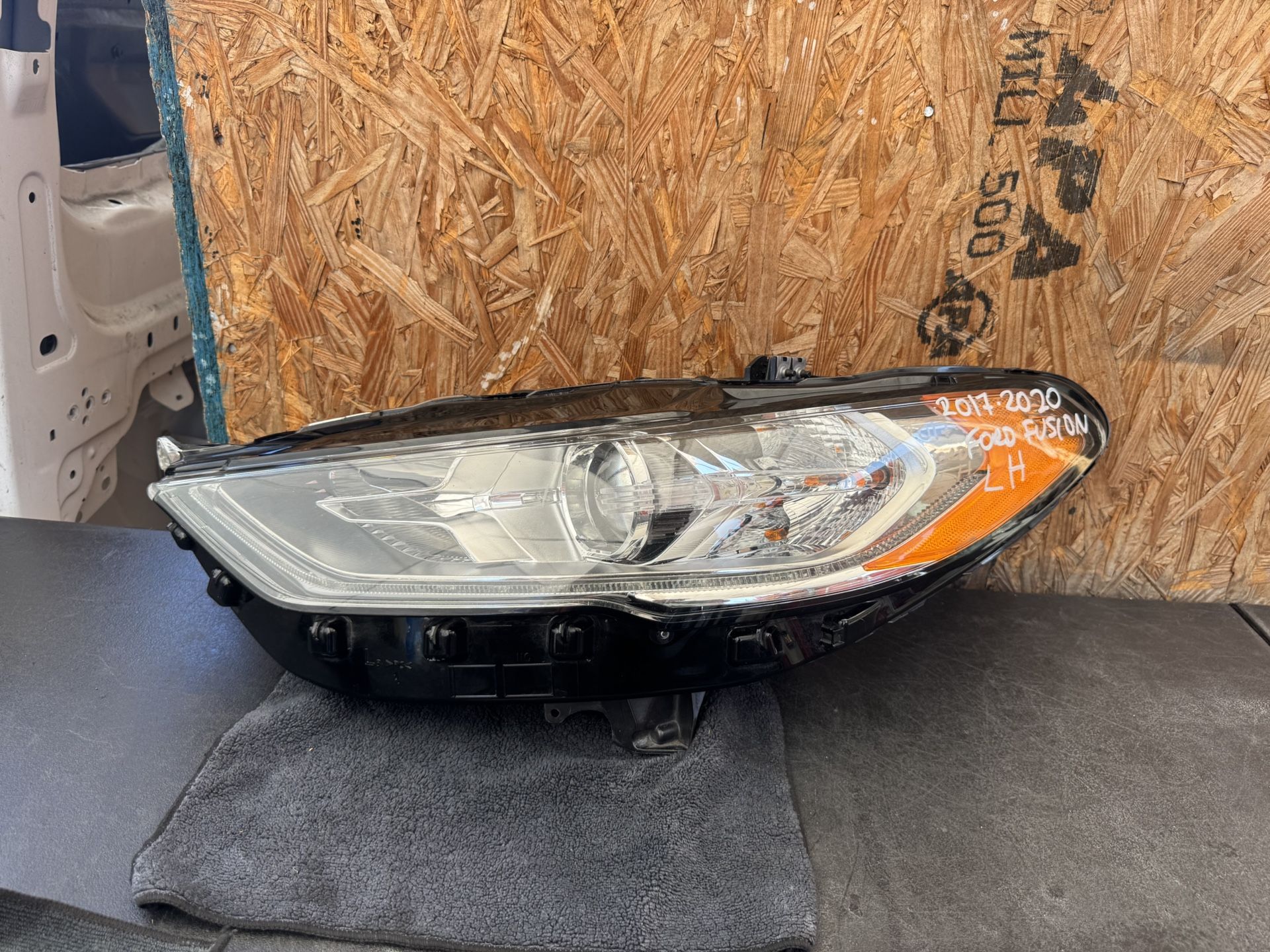 2017 2018 2019 2020 FORD FUSION LEFT SIDE HEADLIGHT OEM USED