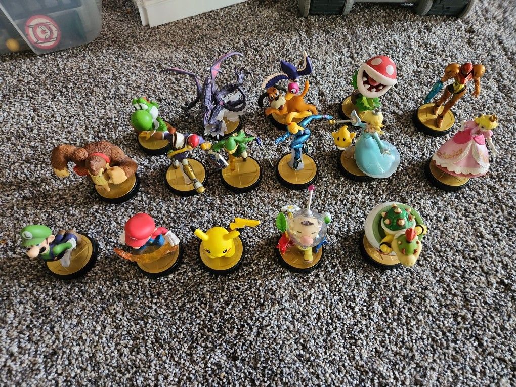 17 Super Smash Bros Amiibo Figures