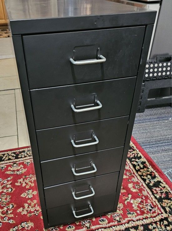 File cabinet small 6 drawer (
Like New )