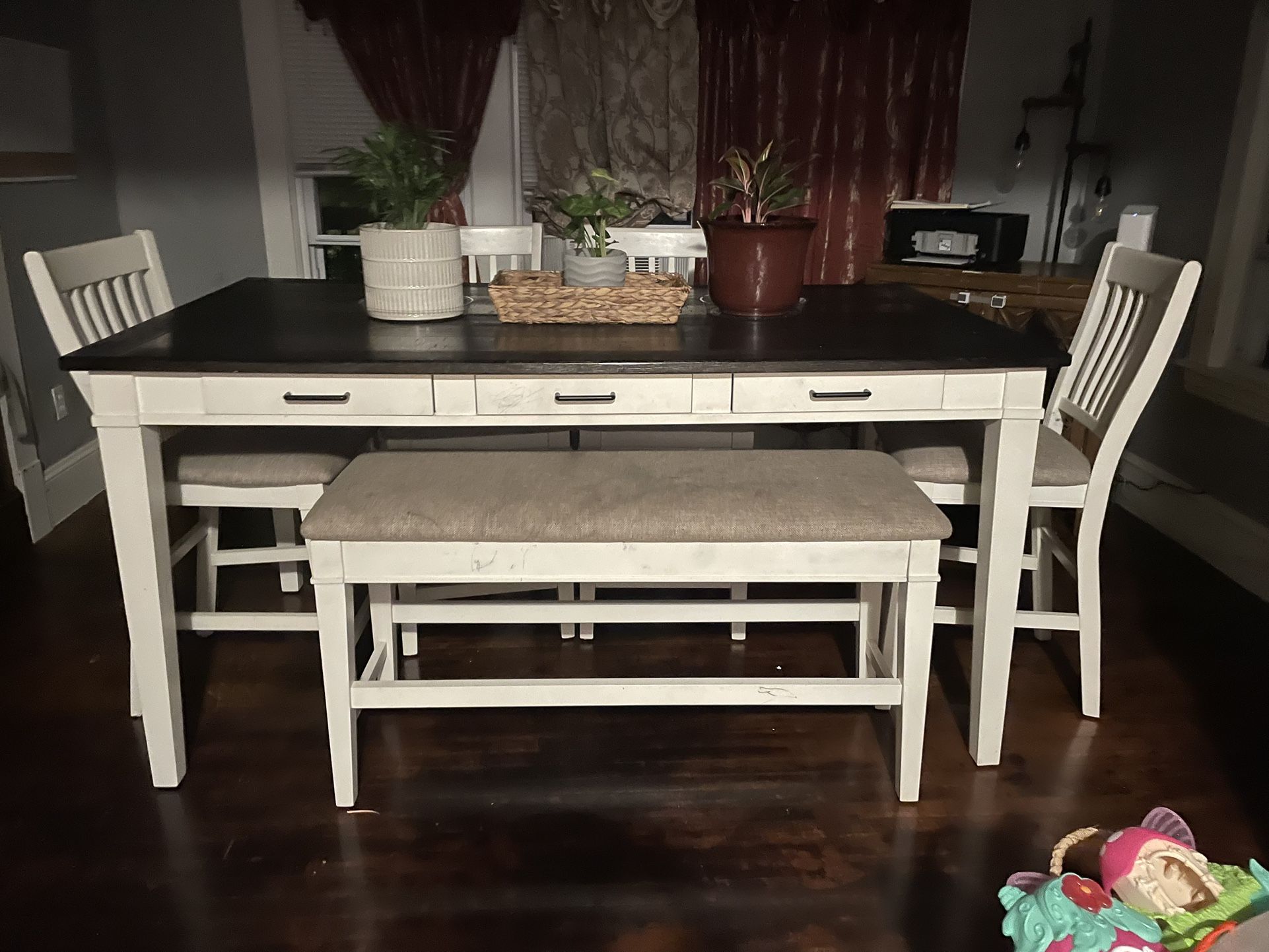 Montanan Counter Height Table