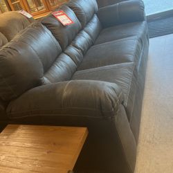 Brand new sofa and loveseat $1000 hurry limited quantities brand new