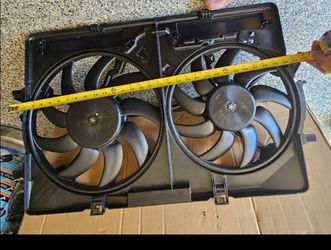 Electric radiator cooling fan assembling
