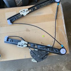 2005 BMW 325I Front Right Window Regulator