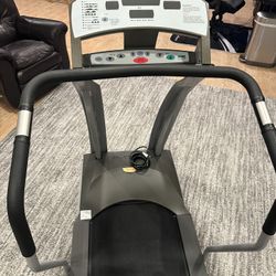 SportsArt Fitness Treadmill 