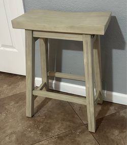 (NEW) 25” High Saddle Counter Stool
