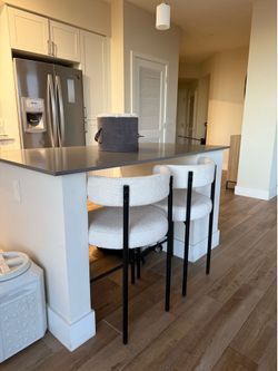 Set of 2 bar stool chairs like new crate and barrel