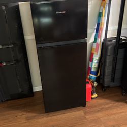 Mini Fridge With Freezer 