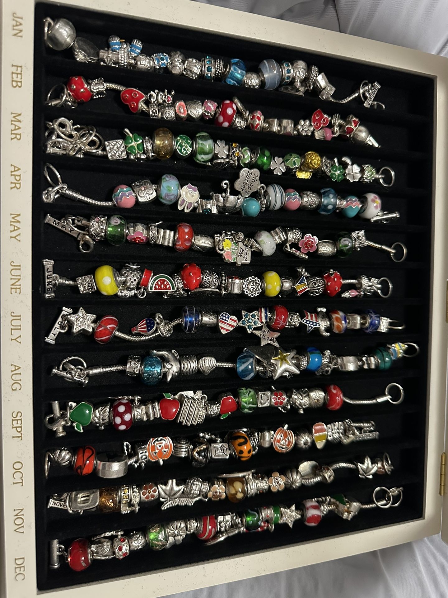 Willabee and Ward Boxed 12 Month Bracelet Set