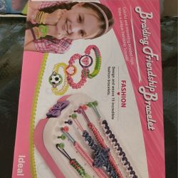 Braiding Friendship Bracelets New Grand Prairie Texas