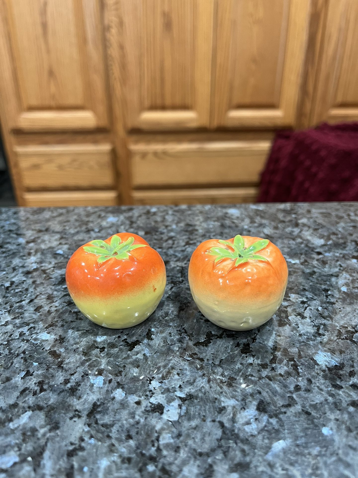 Vintage Tomato Pair Of Salt And Pepper Shakers.  Preowned Missing One Stopper 