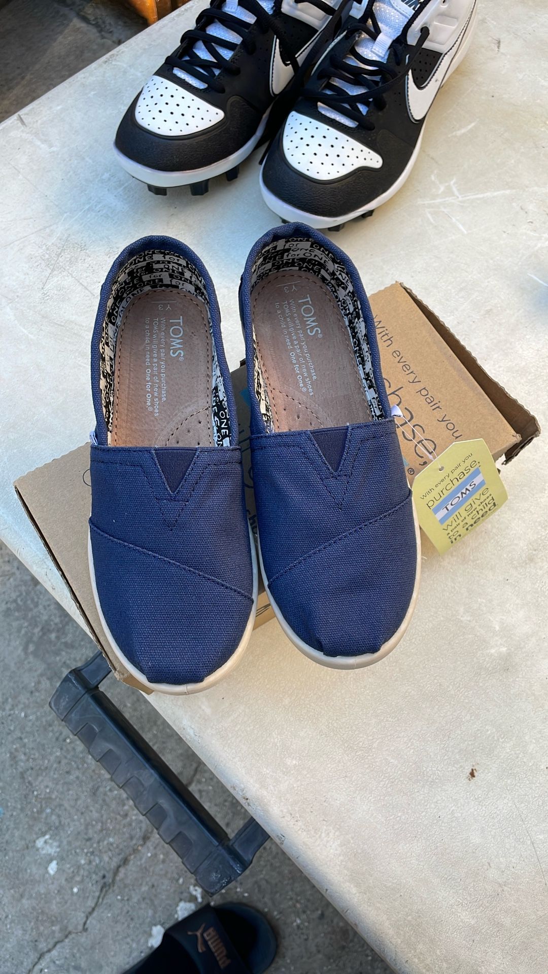 Toms Shoes