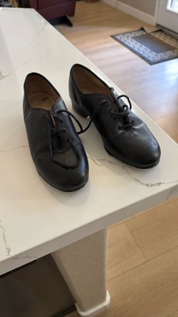 Women’s Size 8M Tap Shoes