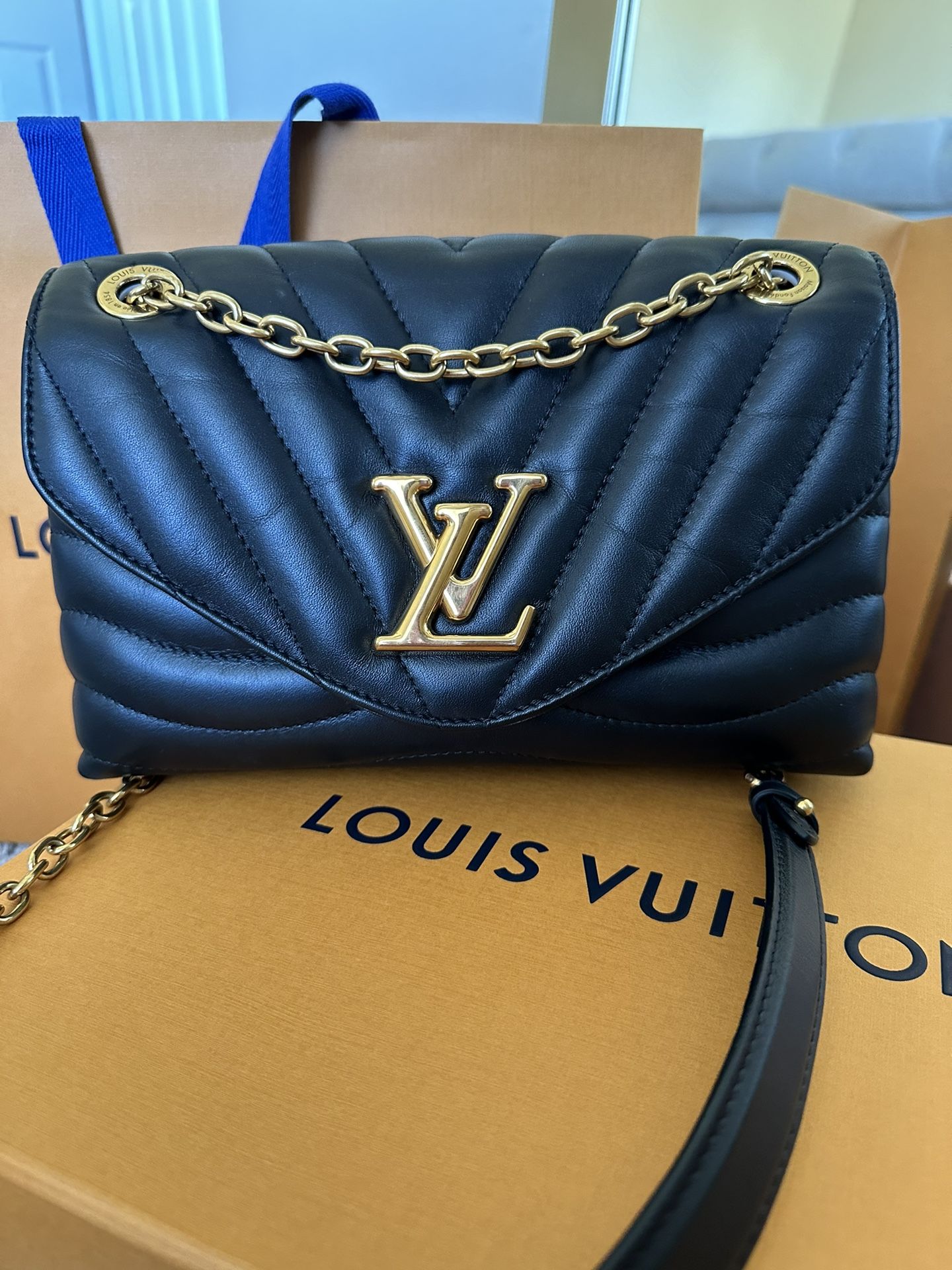 Authentic Louis Vuitton, Wave Bag