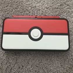 Nintendo 2DS XL Limited Edition Pokeball