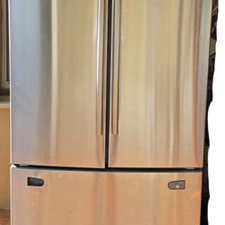 Samsung French Door Refrigerator 26 cu ft.