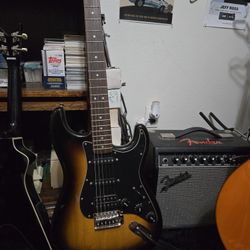 Squier Sonic Stratocaster HSS Limited-Edition Electric Guitar 2-Color Sunburst
(31)
The Squier Sonic Stratocaster HSS limited-edition electric guitar 