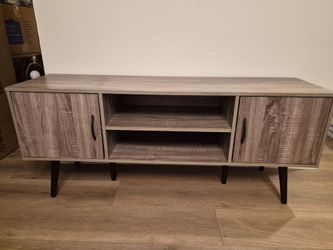 Like new TV stand with soft close door hinges