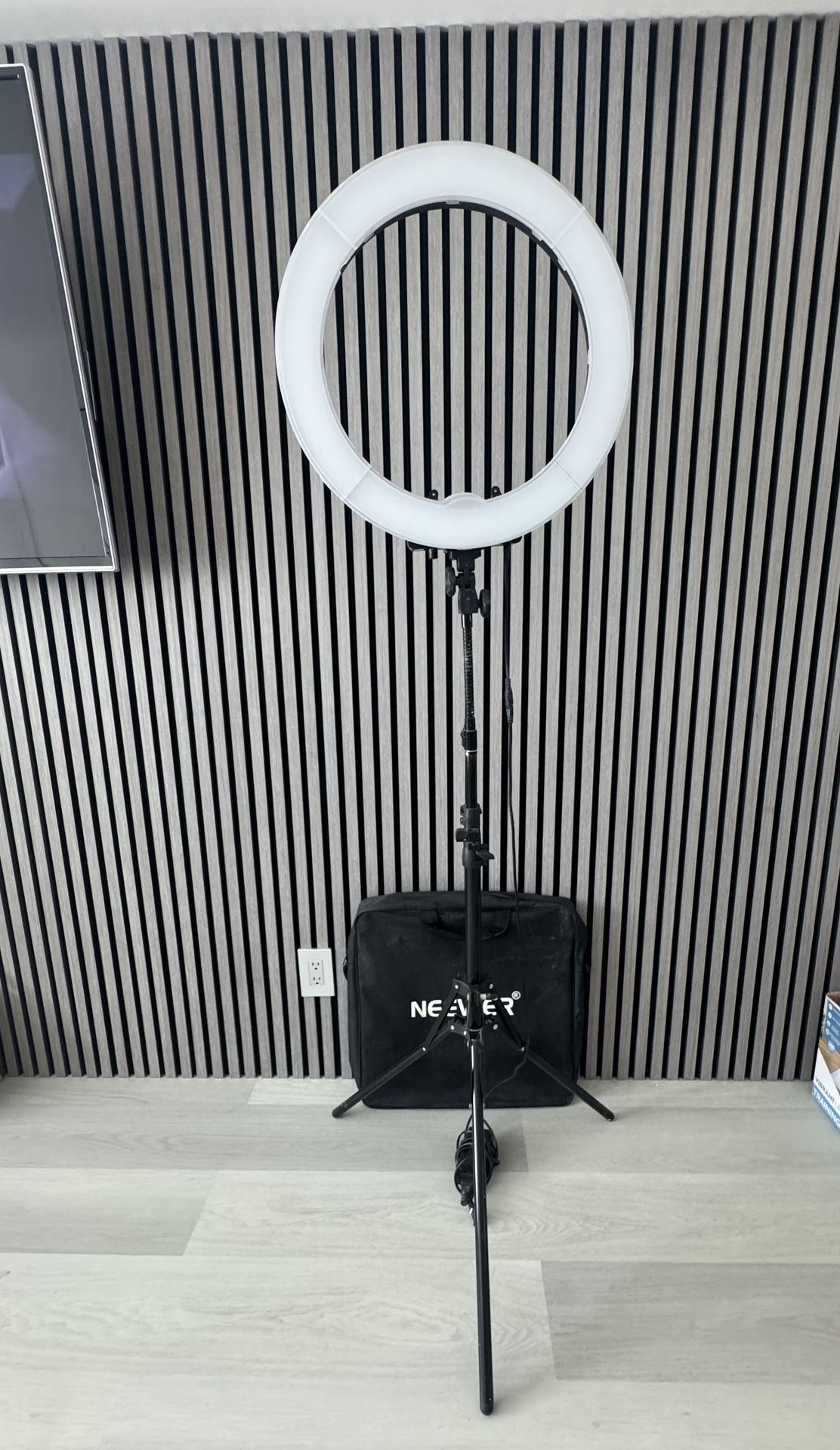 NEEWER LED Ring Light