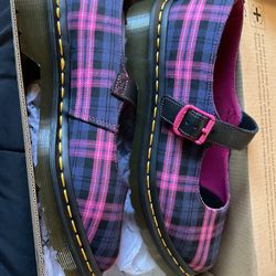 ELPHIE MJ BLACK+PINK Dr. Martens