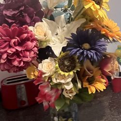 Glass Vase -Artificial Flower Arrangement