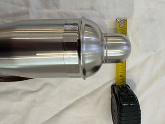 Two cocktail shakers. Perfect condition.