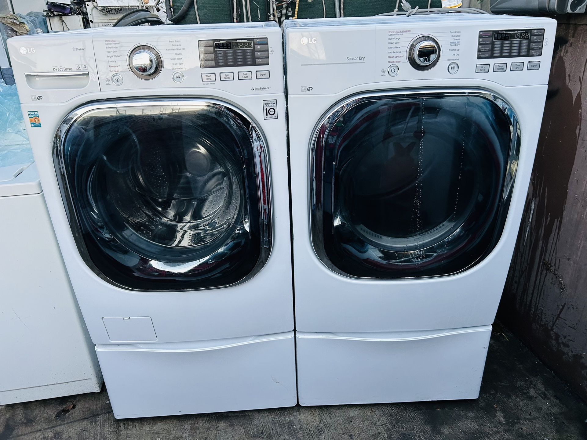 LG. WASHER AND GAS DRYER