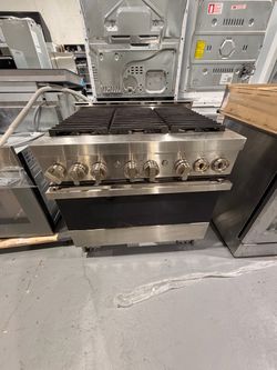 JennAir Noir Professional Gas Range 36”Inch  Stainless Steel  Used Like New