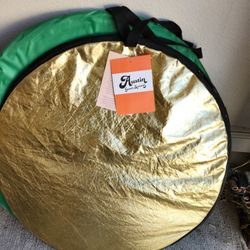 Photography Green Screen And Reflector