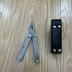 New: Leatherman with Leather Pouch 