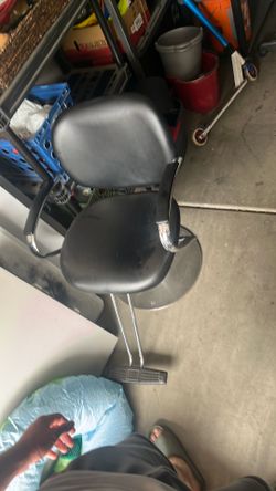 Salon/barber chair