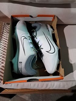 W Hyper 4 Pro Cool Grey/Black White Volt 7w-9.5w