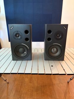 Alesis Studio Monitor Speakers Pair