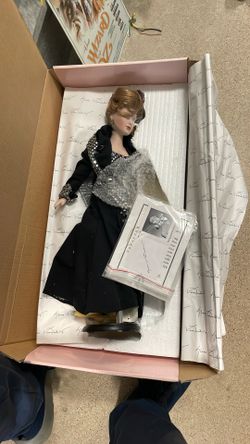 Gloria Vanderbilt Doll Still In Box Limited Edition 