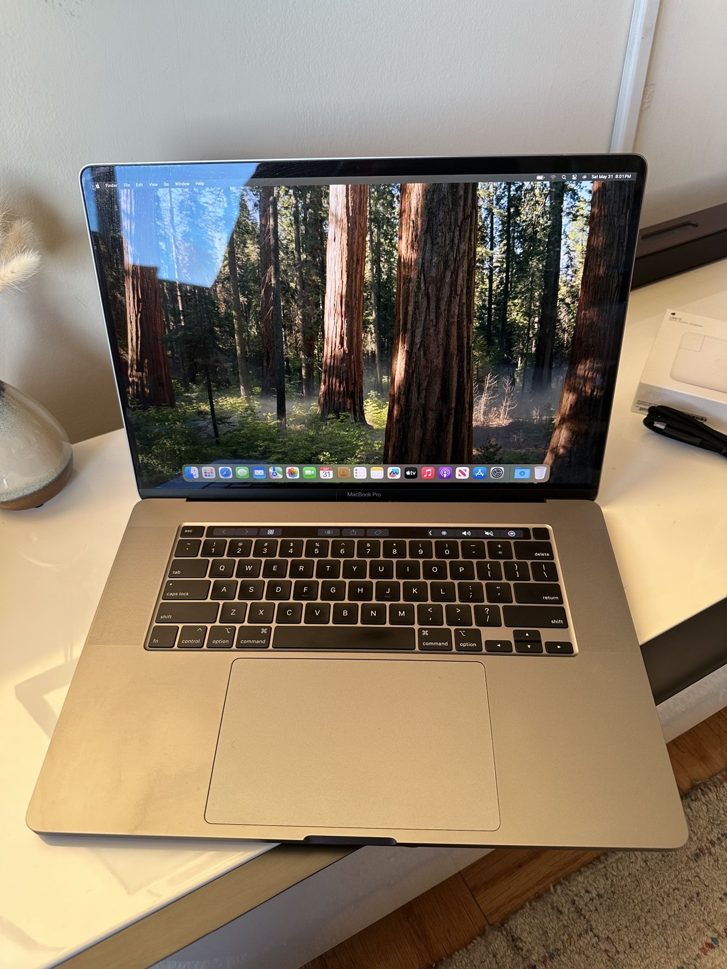 MacBook Pro, 16 inch, i9, 32gb ram, 512gb ssd