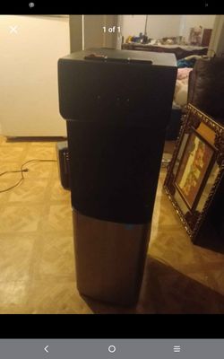 Great value..BOTTEM LOAD WATER DISPENSER $$80