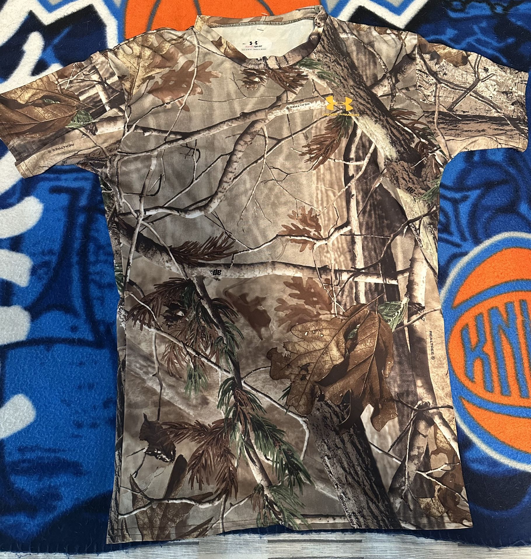 Under Armour Realtree Camo HEATGEAR T- SHIRT SIZE: LARGE