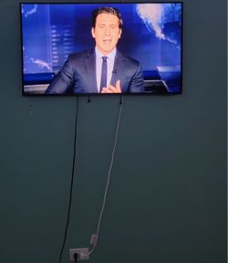 samsung q60a 43 inch tv. (MUST SELL TODAY)