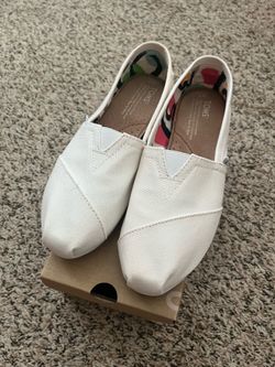 TOMS White Canvas Shoes