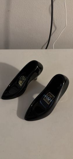 ONEIDA  CRYSTAL SHOE  FIGURINES