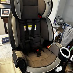 Graco Car Seat-Forward And Rear Facing 