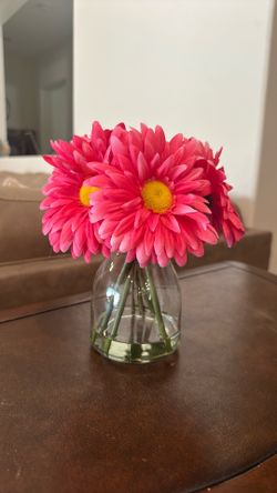 Pink Faux Gerbera Daisy Arrangement in glass vase.